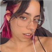 Soy una estudiante de artes extrovertida  y comprometida con sus obligaciones. Con ganas de seguir aprendiendo y de compartir con los demás mis conocimientos adquiridos.